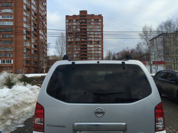 2005 Nissan Pathfinder III, серый, 1500000 рублей - вид 2