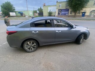 2018 Kia Rio IV, серый, 1570000 рублей, вид 4