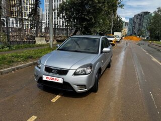 2009 Kia Rio II Рестайлинг, серебристый, 550000 рублей, вид 1