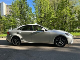 2020 Lexus IS 300 III Рестайлинг, белый, 2490000 рублей, вид 3