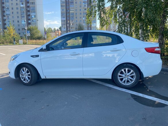 2014 Kia Rio III, белый, 890000 рублей - вид 3