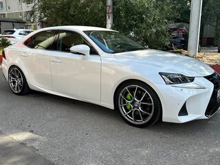 2018 Lexus IS 300 III Рестайлинг, белый, 3500000 рублей, вид 1
