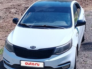 2016 Kia Rio III Рестайлинг, белый, 500000 рублей, вид 1