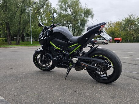2021 Kawasaki Z 900, чёрный, 950000 рублей, вид 2