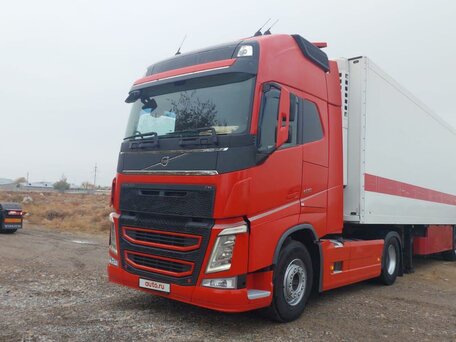 2013 Volvo FH, красный, 11000000 рублей, вид 1