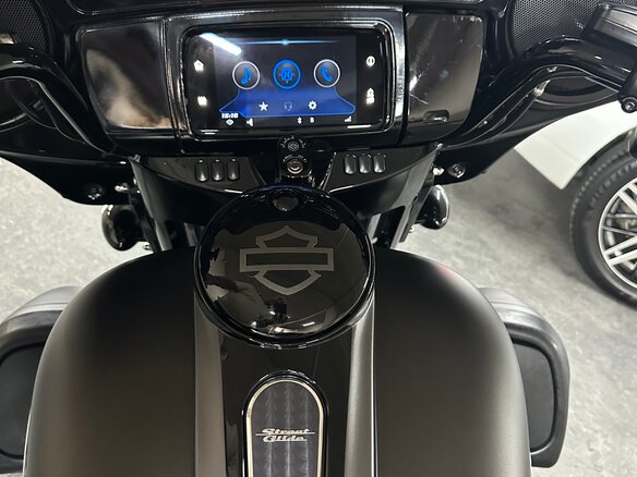 2020 Harley-Davidson Street Glide, зелёный, 2400000 рублей - вид 6