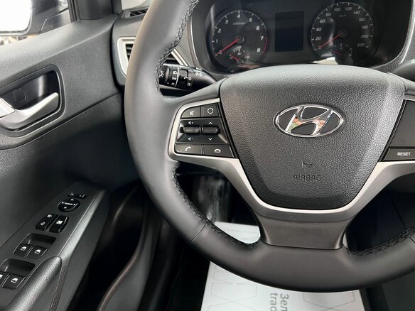 2021 Hyundai Solaris II Рестайлинг, серебристый, 1475000 рублей - вид 14