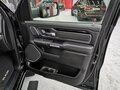2019 Ram 1500 Crew Cab V, чёрный - вид 11