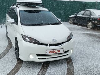 2010 Toyota Wish II, белый, 1500000 рублей, вид 2