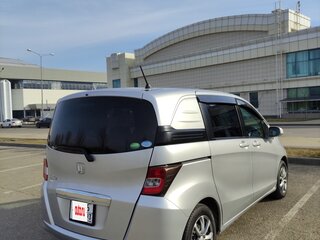 2013 Honda Freed Spike I Рестайлинг, серый, 1335000 рублей, вид 4
