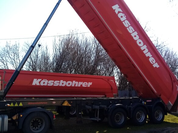 2017 Kassbohrer DL 32, красный, 2000000 рублей - вид 1