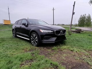 2019 Volvo V60 Cross Country II, чёрный, 3550000 рублей, вид 3