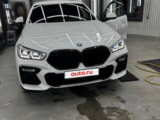 2021 BMW X6 40i III (G06), белый, 8590000 рублей, вид 2