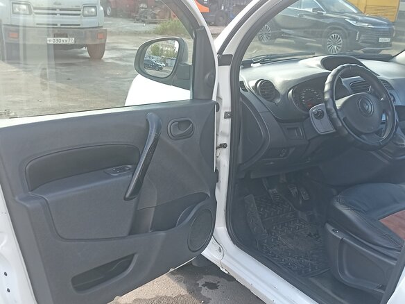 2013 Renault Kangoo, белый, 740000 рублей - вид 5