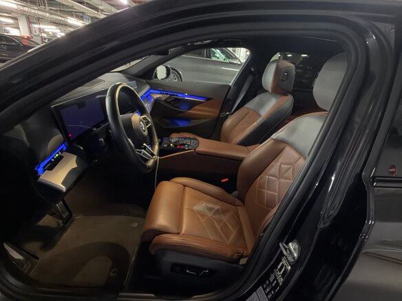 2023 BMW 5 серии 530i xDrive VIII (G60/G61/G68), серый, 7300000 рублей - вид 30