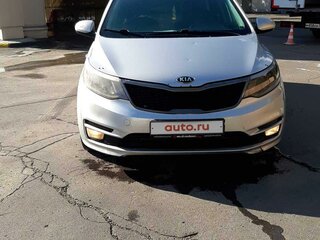 2015 Kia Rio III Рестайлинг, серебристый, 832000 рублей, вид 2