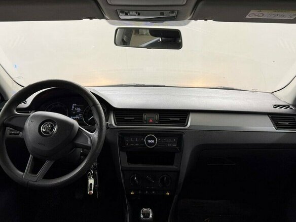 2018 Skoda Rapid I Рестайлинг, бежевый, 975000 рублей - вид 4