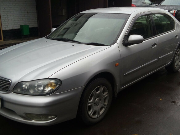 1999 Nissan Cefiro III (A33), серебристый - вид 4
