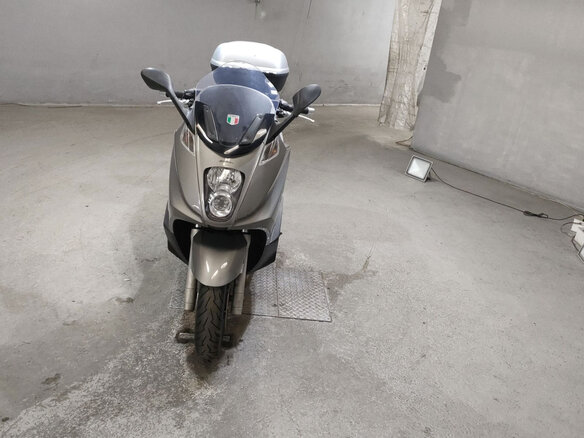 2011 Gilera GP800, серый, 600000 рублей - вид 2