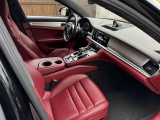 2017 Porsche Panamera 4S II, чёрный, 5700000 рублей, вид 2