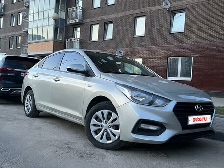 2017 Hyundai Solaris II, золотистый, 735000 рублей, вид 1