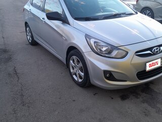 2011 Hyundai Solaris I, серебристый, 600000 рублей, вид 1