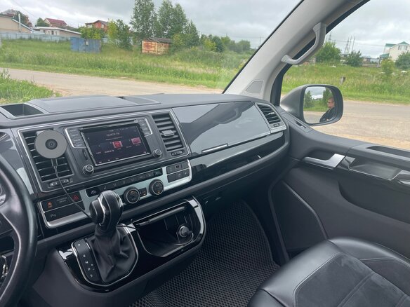 2018 Volkswagen Multivan T6, бежевый, 3850000 рублей - вид 9