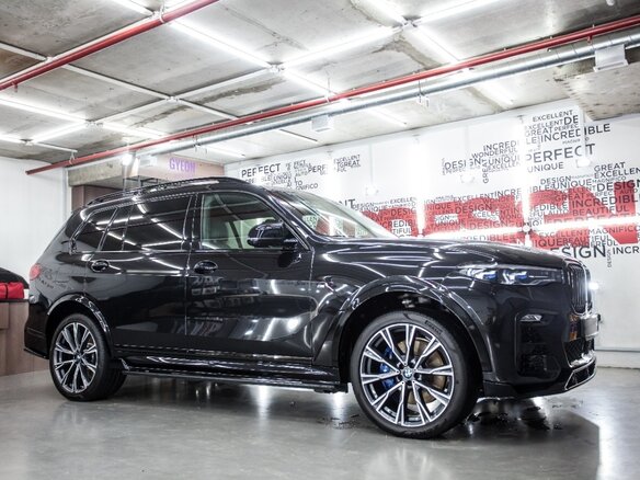 2021 BMW X7 M50d I (G07), чёрный, 13000000 рублей - вид 2