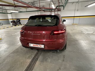 2014 Porsche Macan Turbo I, красный, 3400000 рублей, вид 4