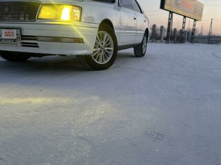 1997 Toyota Crown X (S150), белый, 550000 рублей, вид 1