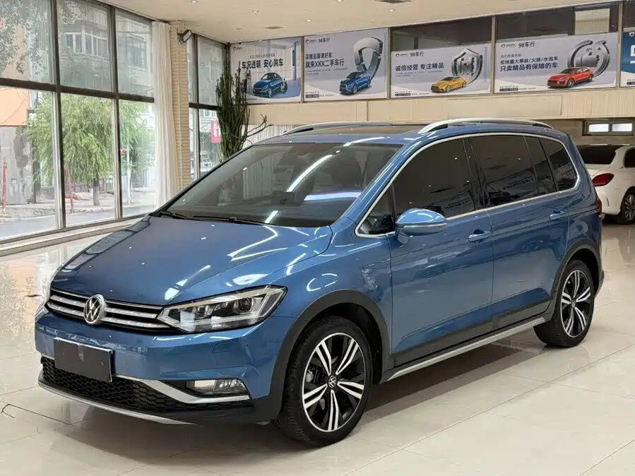Открыть фотографии: Volkswagen Touran II