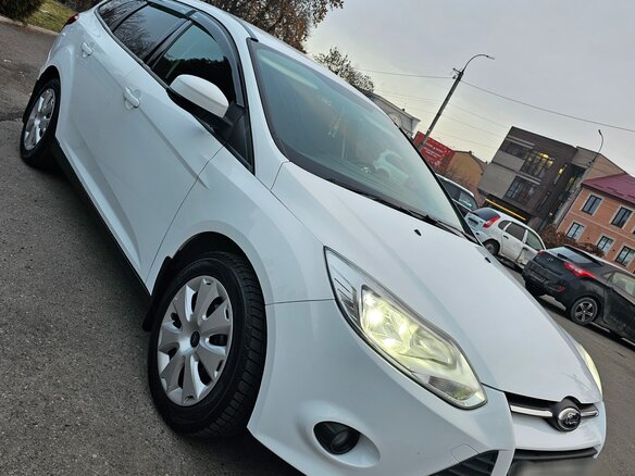 2013 Ford Focus III, белый, 880000 рублей - вид 1