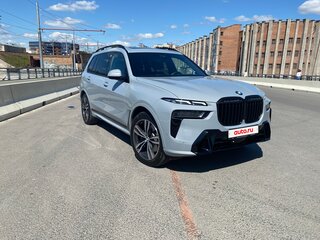 2022 BMW X7 40i I (G07) Рестайлинг, серебристый, 10000000 рублей, вид 3