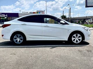 2015 Hyundai Solaris I Рестайлинг, белый, 1100000 рублей, вид 5