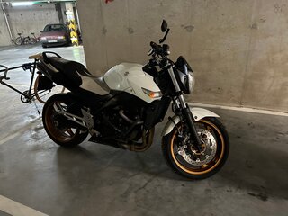 2010 Suzuki GSR 600, белый, 600000 рублей, вид 1