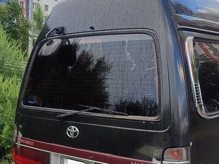 2002 Toyota HiAce H100, чёрный, 650000 рублей, вид 3