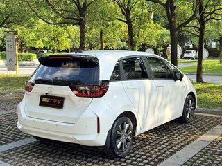 2023 Honda Fit Crosstar IV Рестайлинг, белый, 1125000 рублей, вид 4