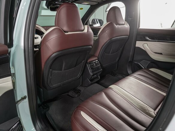 2024 Geely Monjaro I, белый - вид 13