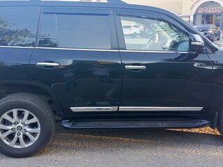 2016 Toyota Land Cruiser 200 Series Рестайлинг 2, чёрный, 4950000 рублей, вид 3
