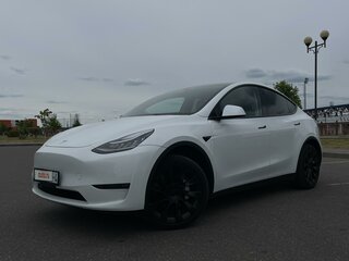2022 Tesla Model Y Long Range I, белый, 3000000 рублей, вид 1