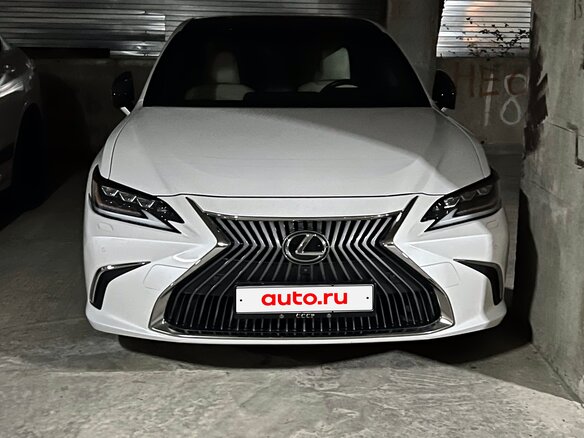 2020 Lexus ES 250 VII, белый, 5100000 рублей - вид 1