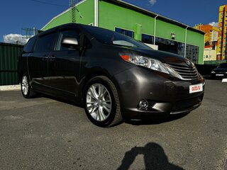 2010 Toyota Sienna III, серый, 2090000 рублей, вид 3