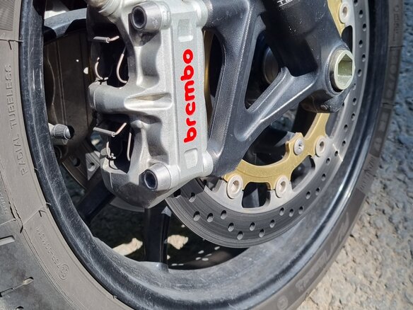 2011 Triumph Speed Triple, красный, 550000 рублей - вид 6