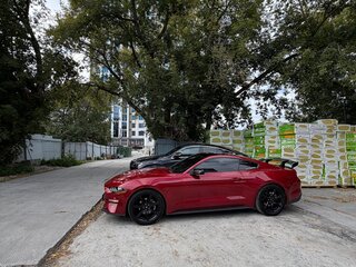2020 Ford Mustang VI Рестайлинг, красный, 3050000 рублей, вид 3