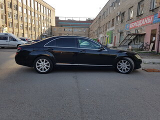 2006 Mercedes-Benz S-Класс 320 Long V (W221), чёрный, 1550000 рублей, вид 4