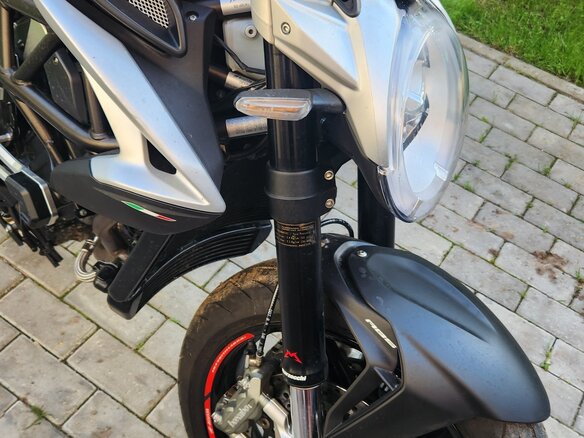 2016 MV Agusta Brutale 800, красный, 899000 рублей - вид 17