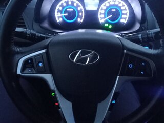 2011 Hyundai Solaris I, серебристый, 745000 рублей, вид 4