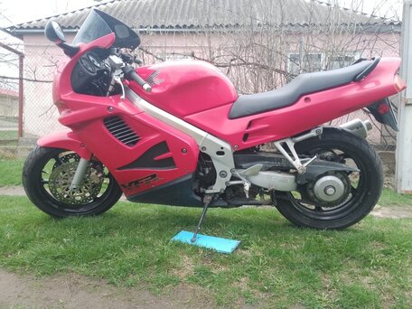 1996 Honda VFR 750, красный, 380000 рублей, вид 2
