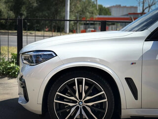 2019 BMW X5 M50d IV (G05/G18), белый, 7850000 рублей, вид 4