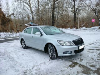 2013 Skoda Octavia II (A5) Рестайлинг, серебристый, 1200000 рублей, вид 1